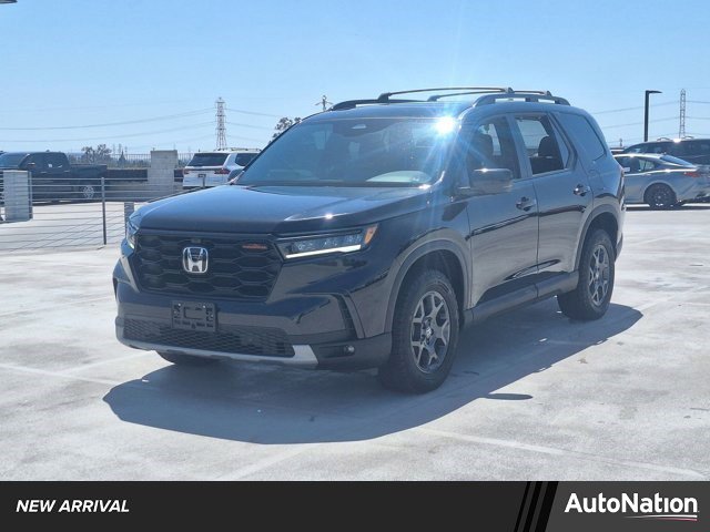 Used 2023 Honda Pilot TrailSport image 1