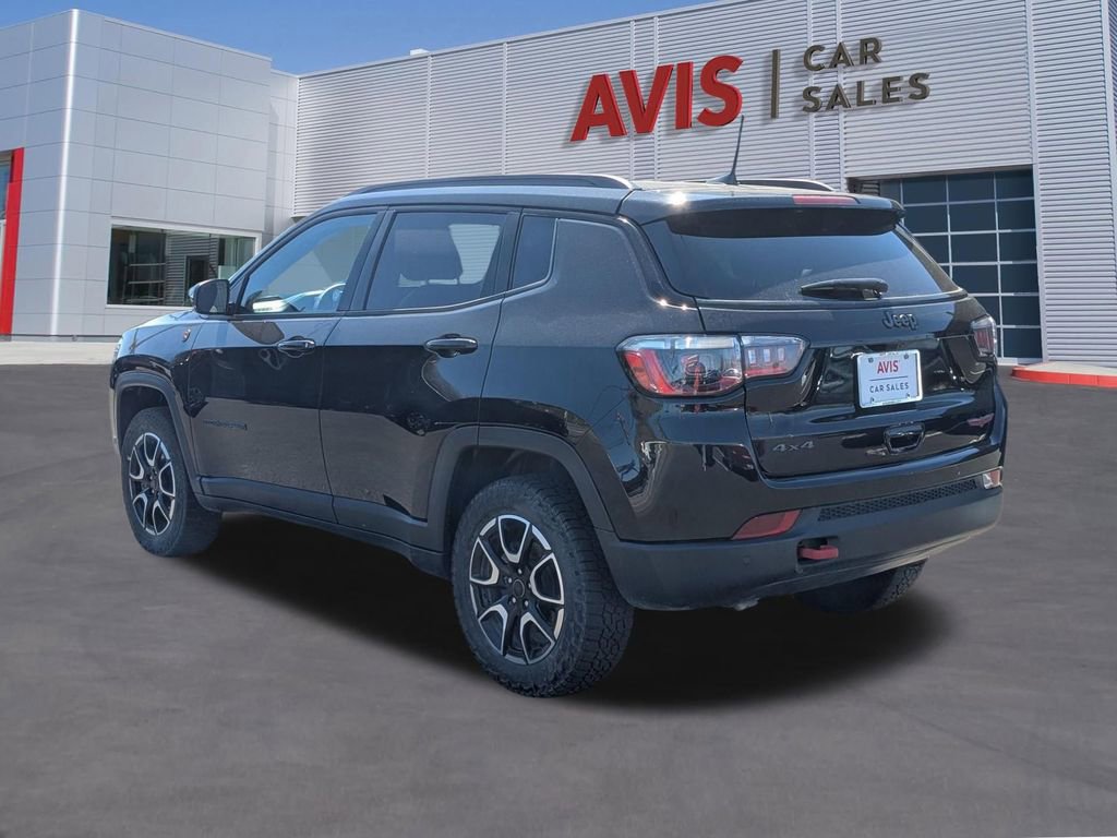 Used 2025 Jeep Compass Trailhawk AWD/4WD image 9