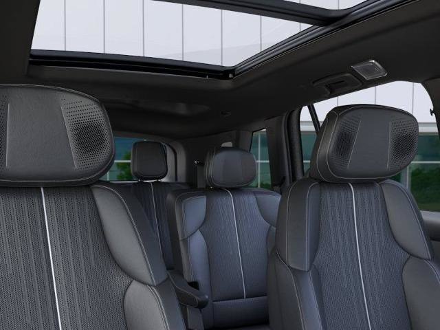 New 2027 Cadillac Vistiq Luxury w/ LPO, Floor Liner Package AWD/4WD image 24