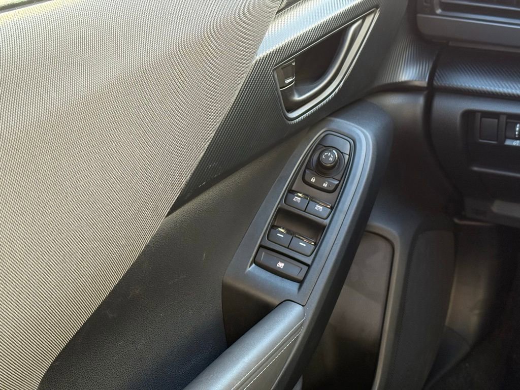 Certified 2025 Subaru Crosstrek 2.0i Premium image 8