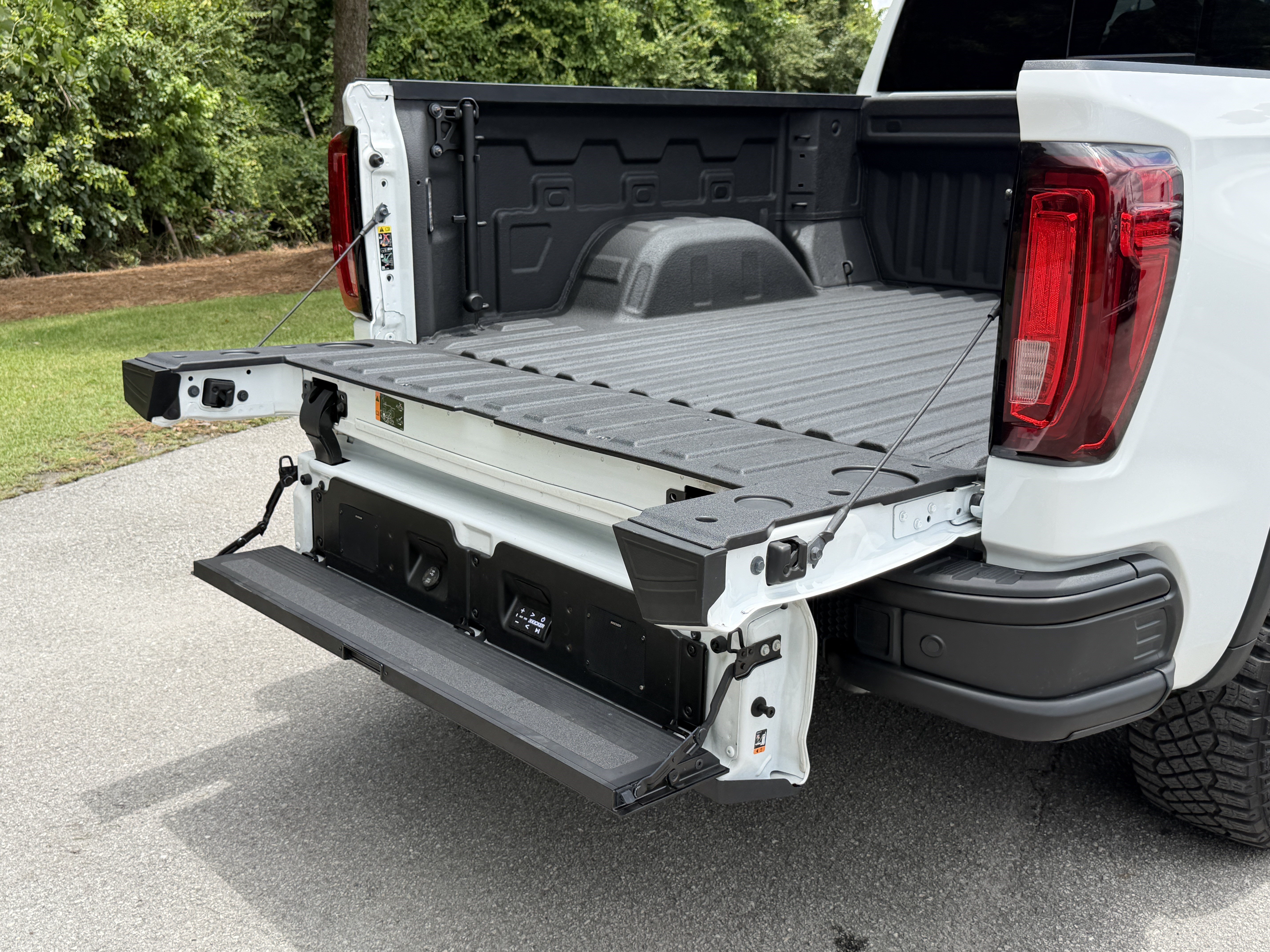 Used 2024 GMC Sierra 1500 AT4X w/ AT4X AEV Edition AWD/4WD image 10