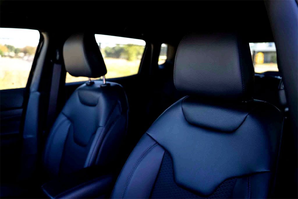 New 2026 Jeep Compass Latitude image 9