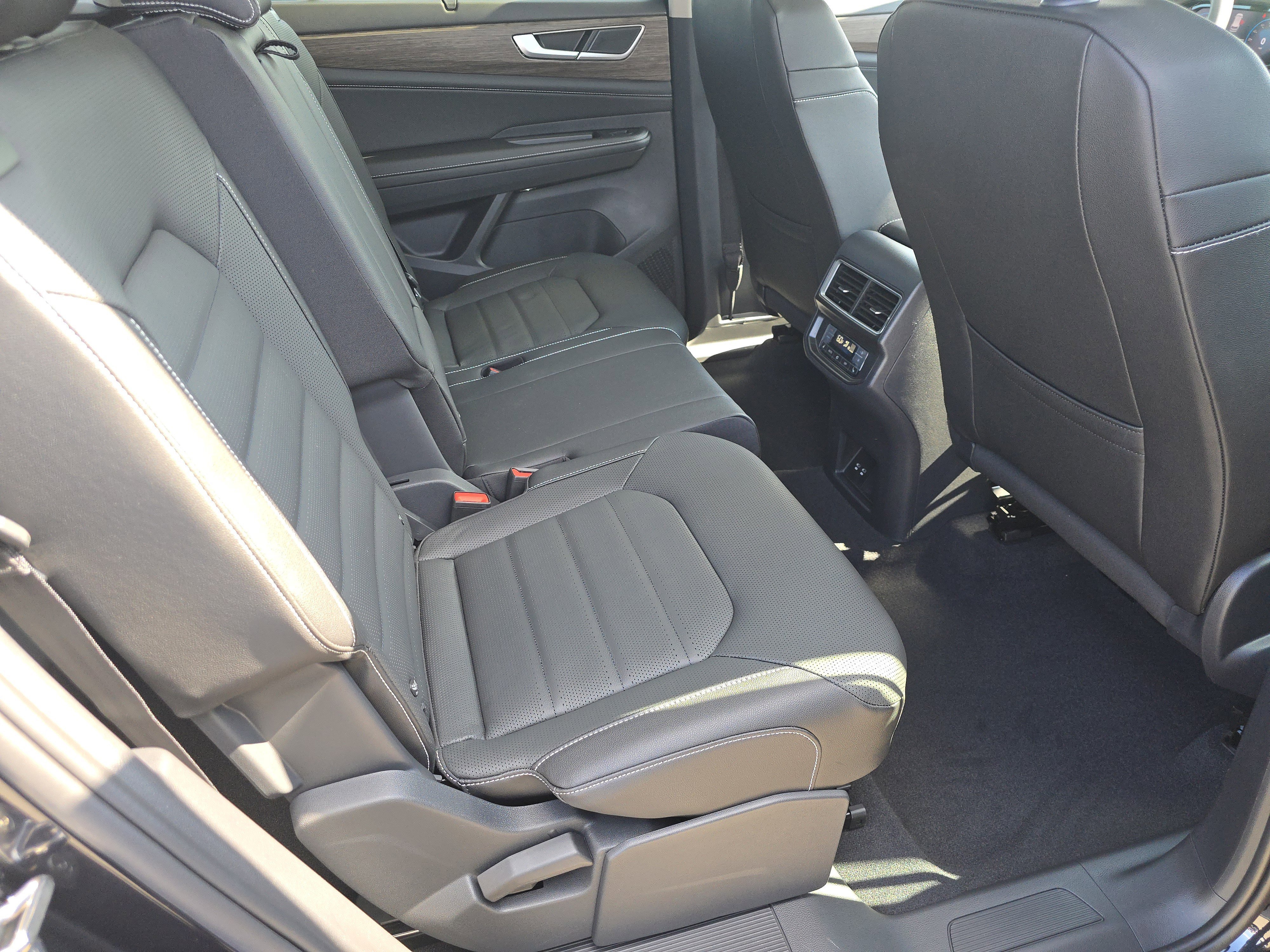 New 2026 Volkswagen Atlas SEL image 18