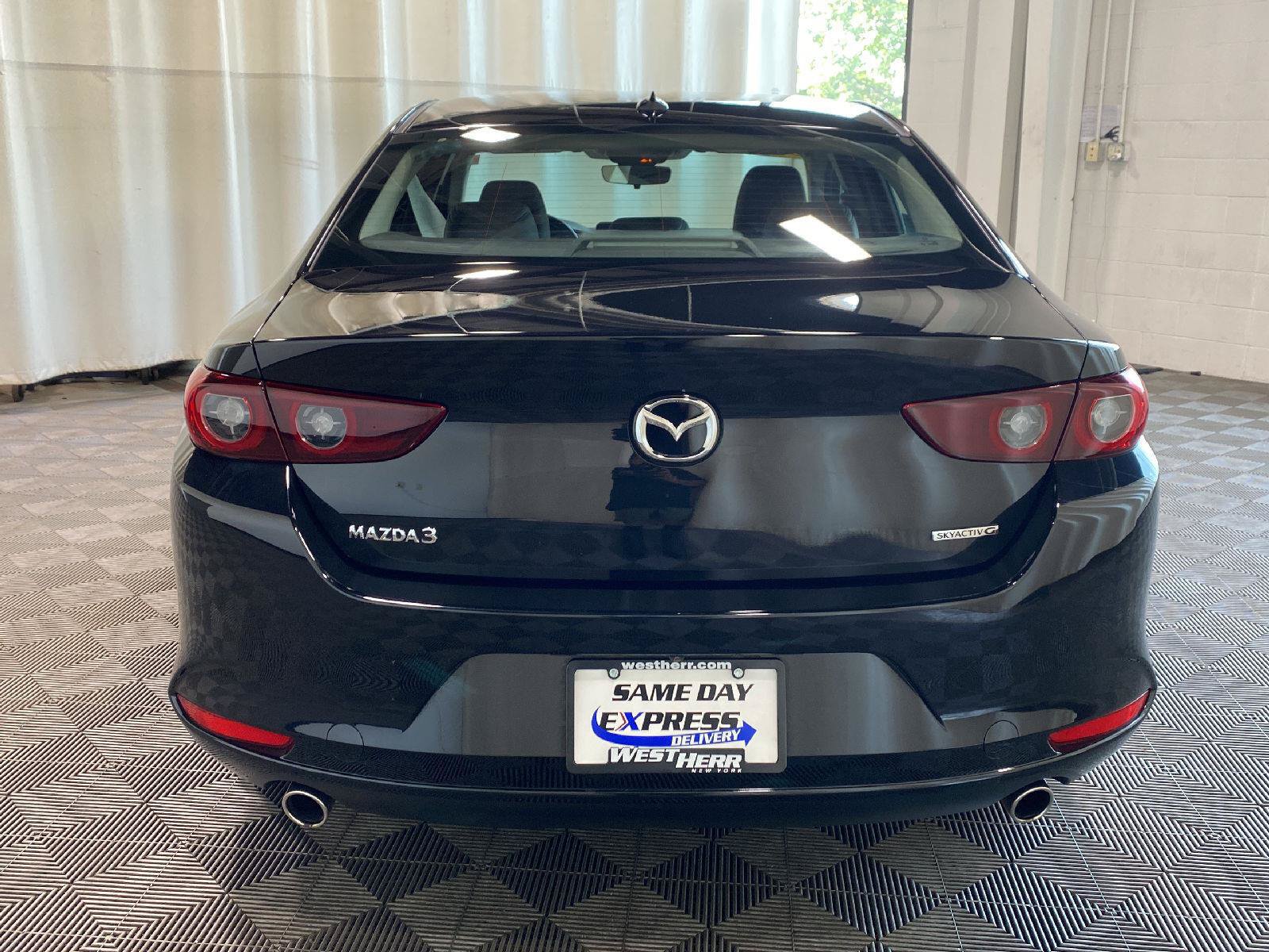 Certified 2022 MAZDA MAZDA3 s FWD image 4