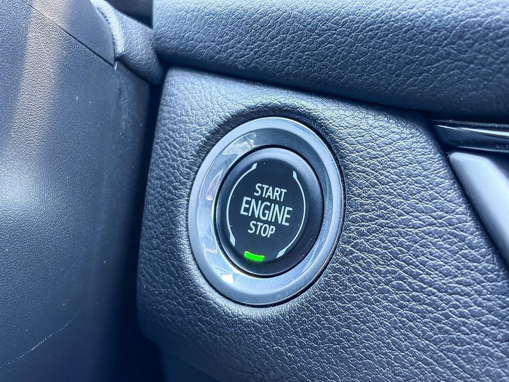 Certified 2024 Cadillac XT4 Premium Luxury FWD image 20