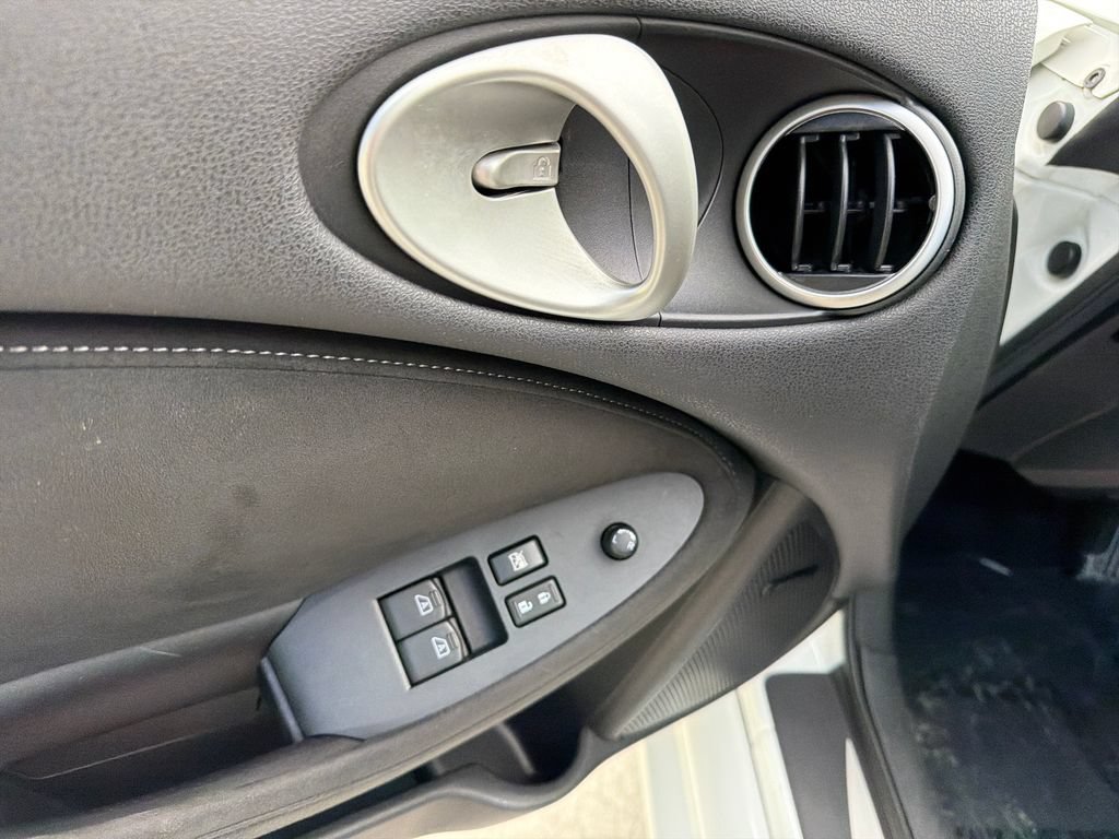 Used 2019 Nissan 370Z Touring Sport RWD image 15