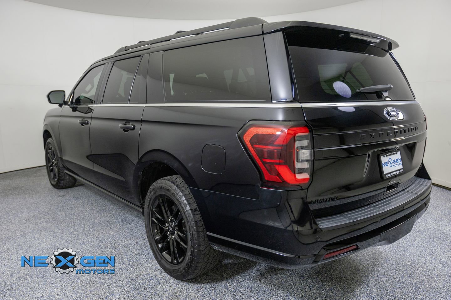 Used 2023 Ford Expedition Max Limited AWD/4WD image 5