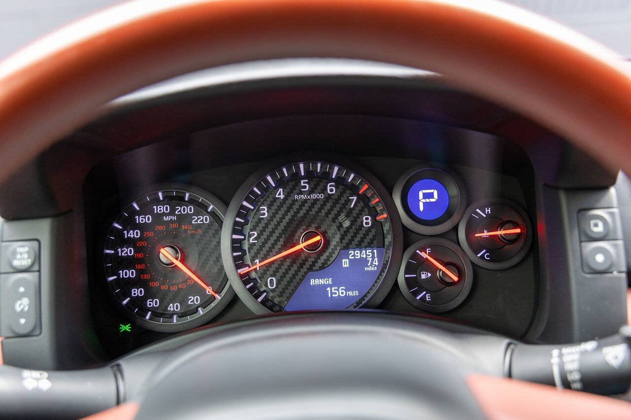 Used 2017 Nissan GT-R Premium w/ Premium Interior Package AWD/4WD image 8