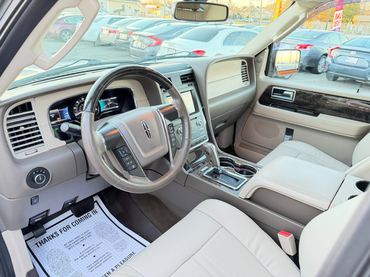 Used 2015 Lincoln Navigator L 4WD image 11