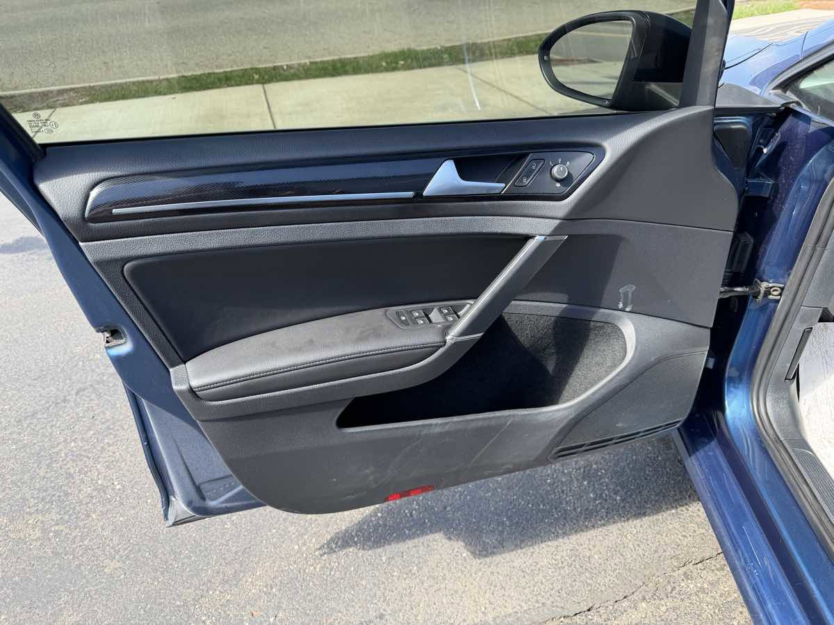 Used 2015 Volkswagen Golf SEL image 11