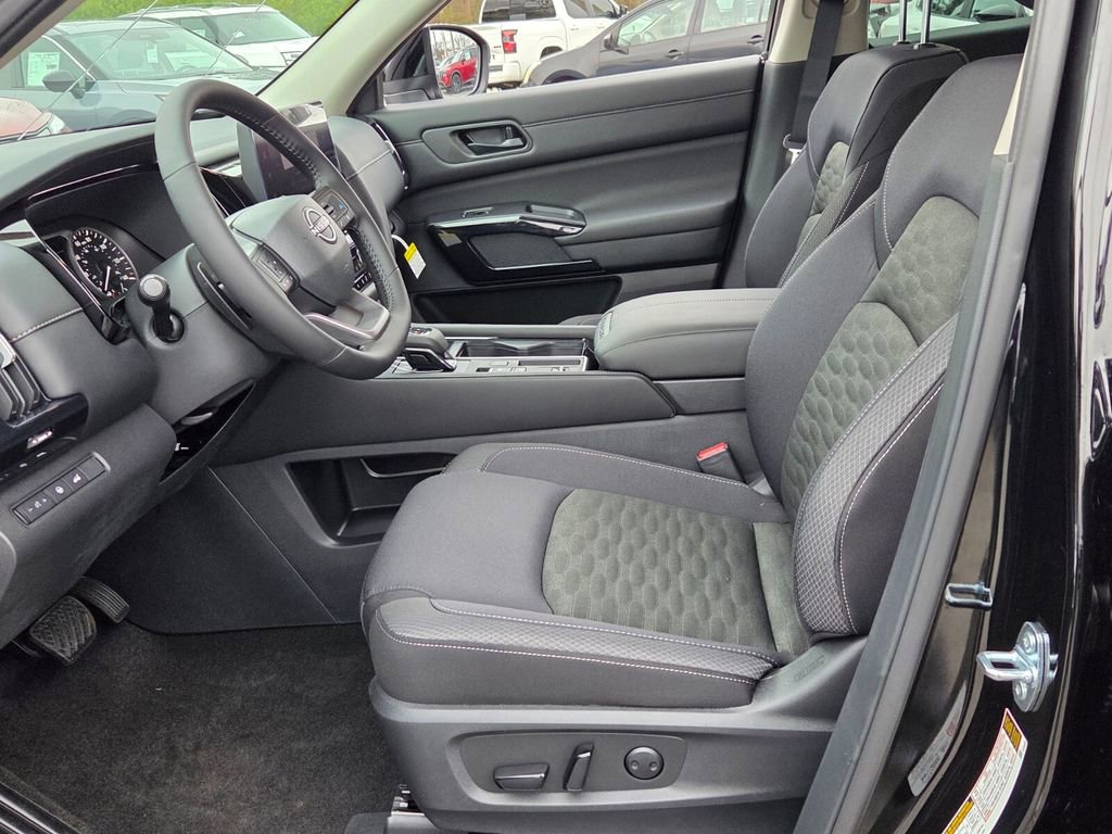 New 2026 Nissan Pathfinder SV image 3