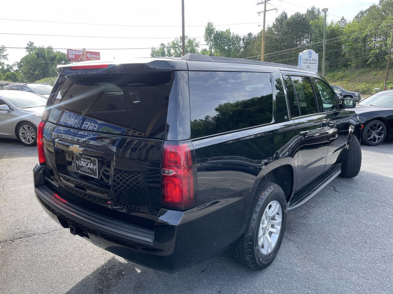 Used 2019 Chevrolet Suburban LT image 7
