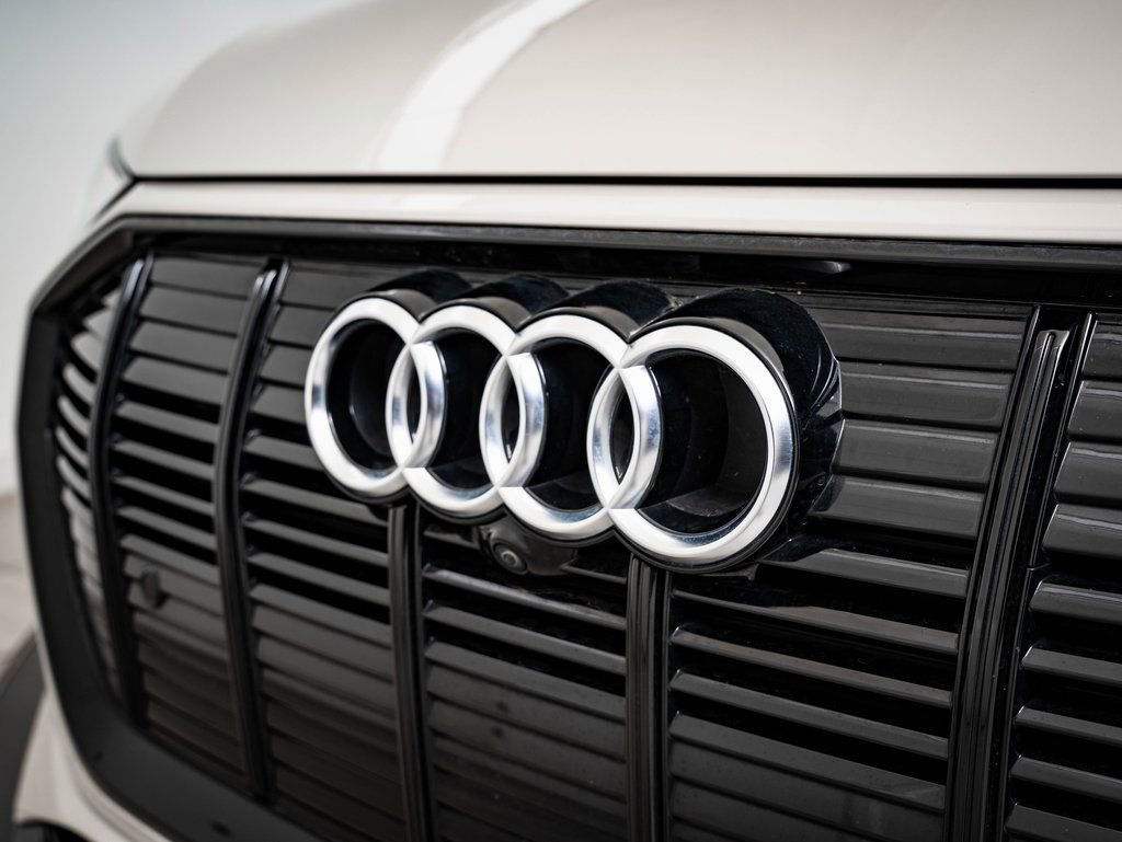 Used 2022 Audi e-tron Premium Plus w/ Premium Plus Package image 3