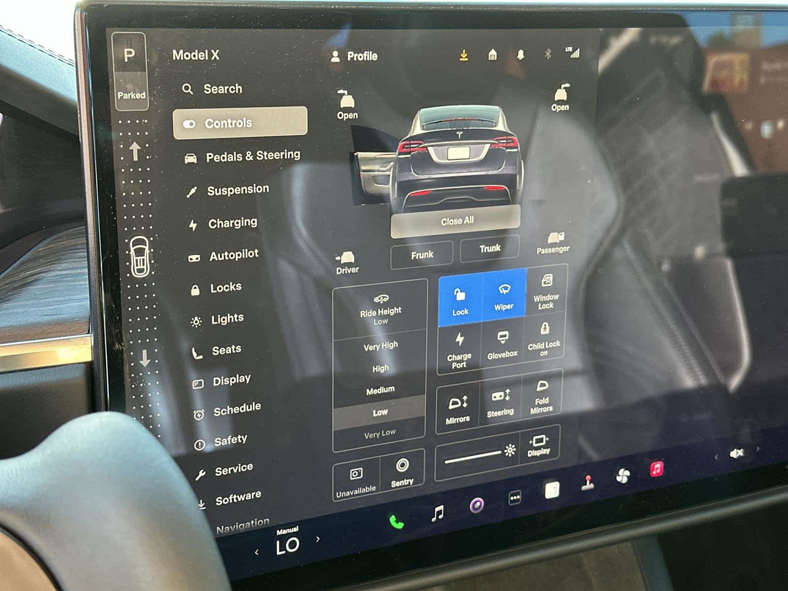 Used 2022 Tesla Model X image 26