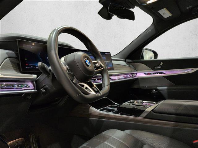 Used 2024 BMW 760i xDrive w/ Premium Package image 10