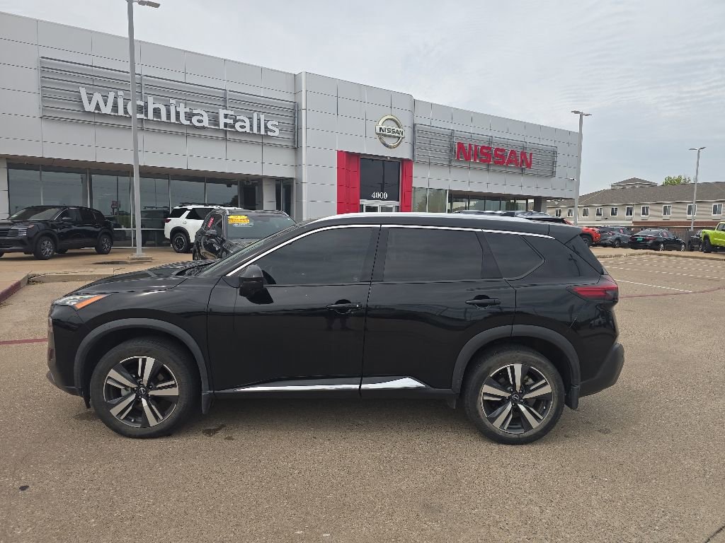 Used 2023 Nissan Rogue SL FWD image 2