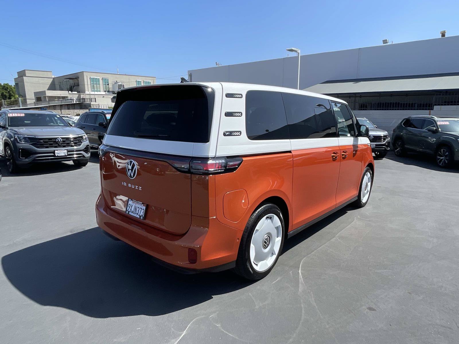 Certified 2025 Volkswagen ID. Buzz 1st Edition RWD image 4