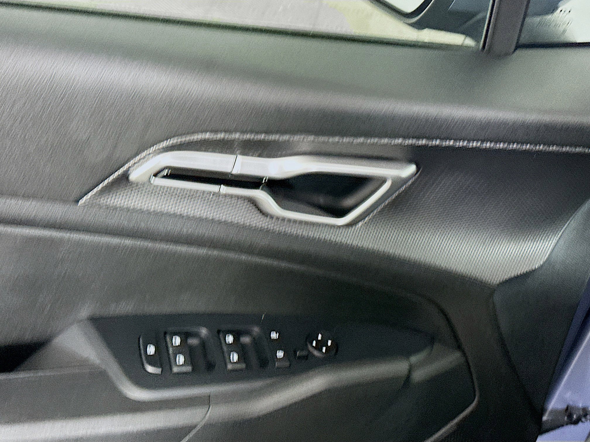 Used 2025 Kia Sportage LX image 15