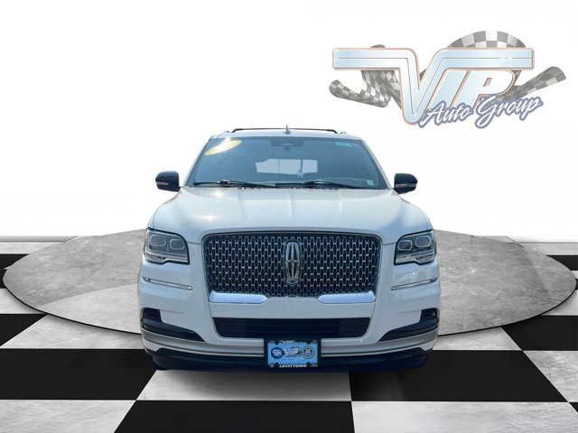 Used 2023 Lincoln Navigator Reserve AWD/4WD image 2