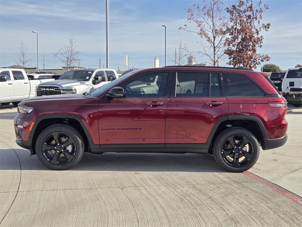 New 2025 Jeep Grand Cherokee Limited w/ Black Appearance Package image 2
