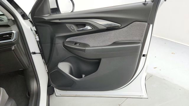 Used 2022 Chevrolet TrailBlazer LT w/ Convenience Package image 27