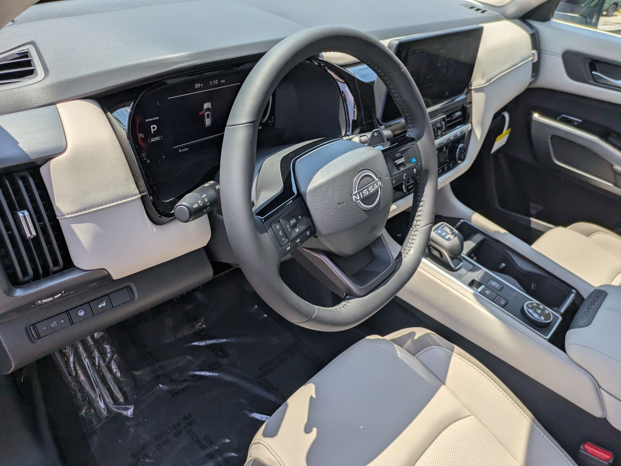 New 2026 Nissan Pathfinder SL w/ SL Premium Package (P04) AWD/4WD image 15