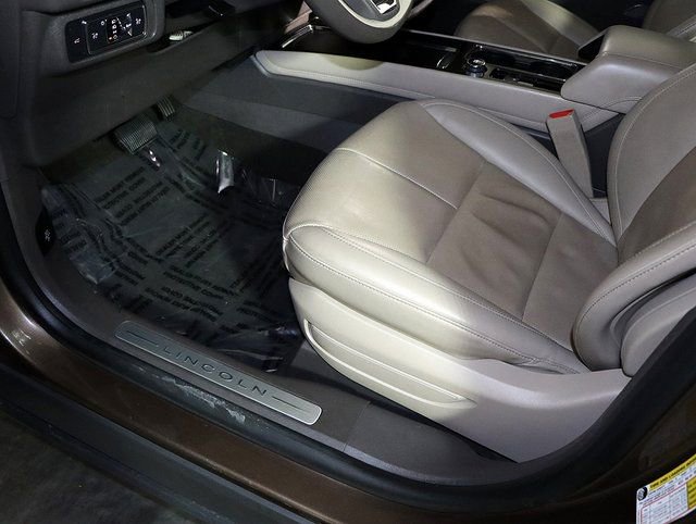 Used 2022 Lincoln Corsair AWD w/ Premium Package image 22