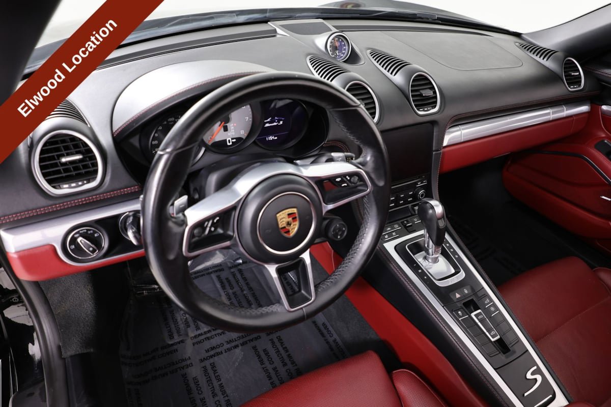 Used 2018 Porsche 718 Boxster RWD image 22