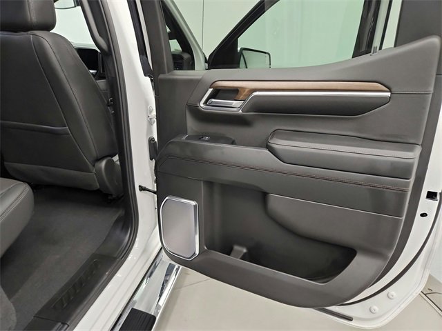 Used 2024 Chevrolet Silverado 1500 High Country w/ High Country Premium Package image 41