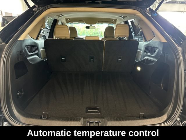 Used 2017 Ford Edge SEL w/ Equipment Group 201A FWD image 6