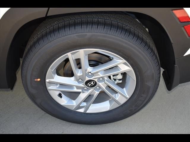 Certified 2025 Hyundai Tucson SE FWD image 18