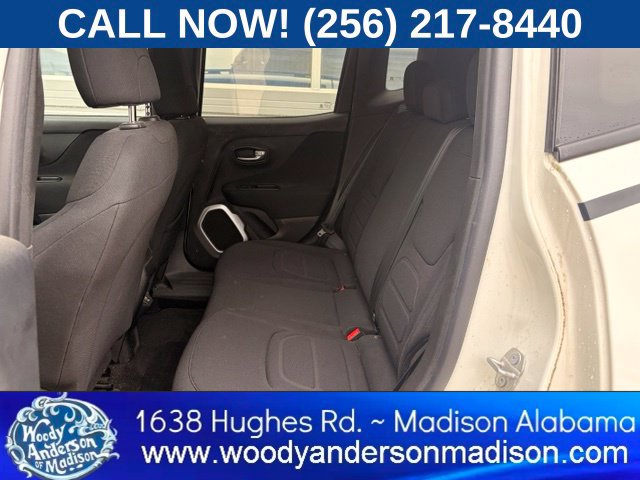 Used 2018 Jeep Renegade Latitude FWD image 9