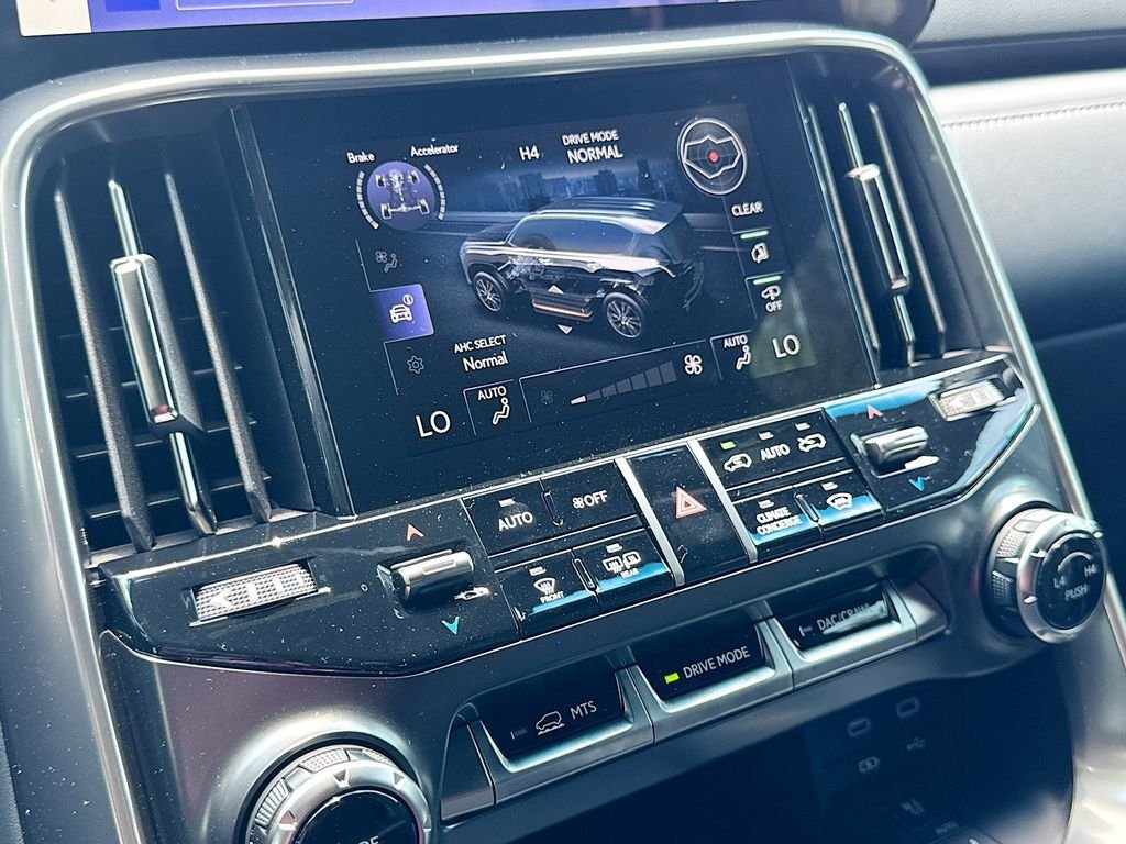 New 2026 Lexus LX 700h Luxury AWD/4WD image 28
