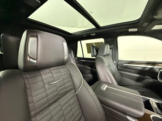 Certified 2025 Cadillac Escalade Sport Platinum w/ LPO, ONYX Package AWD/4WD image 33