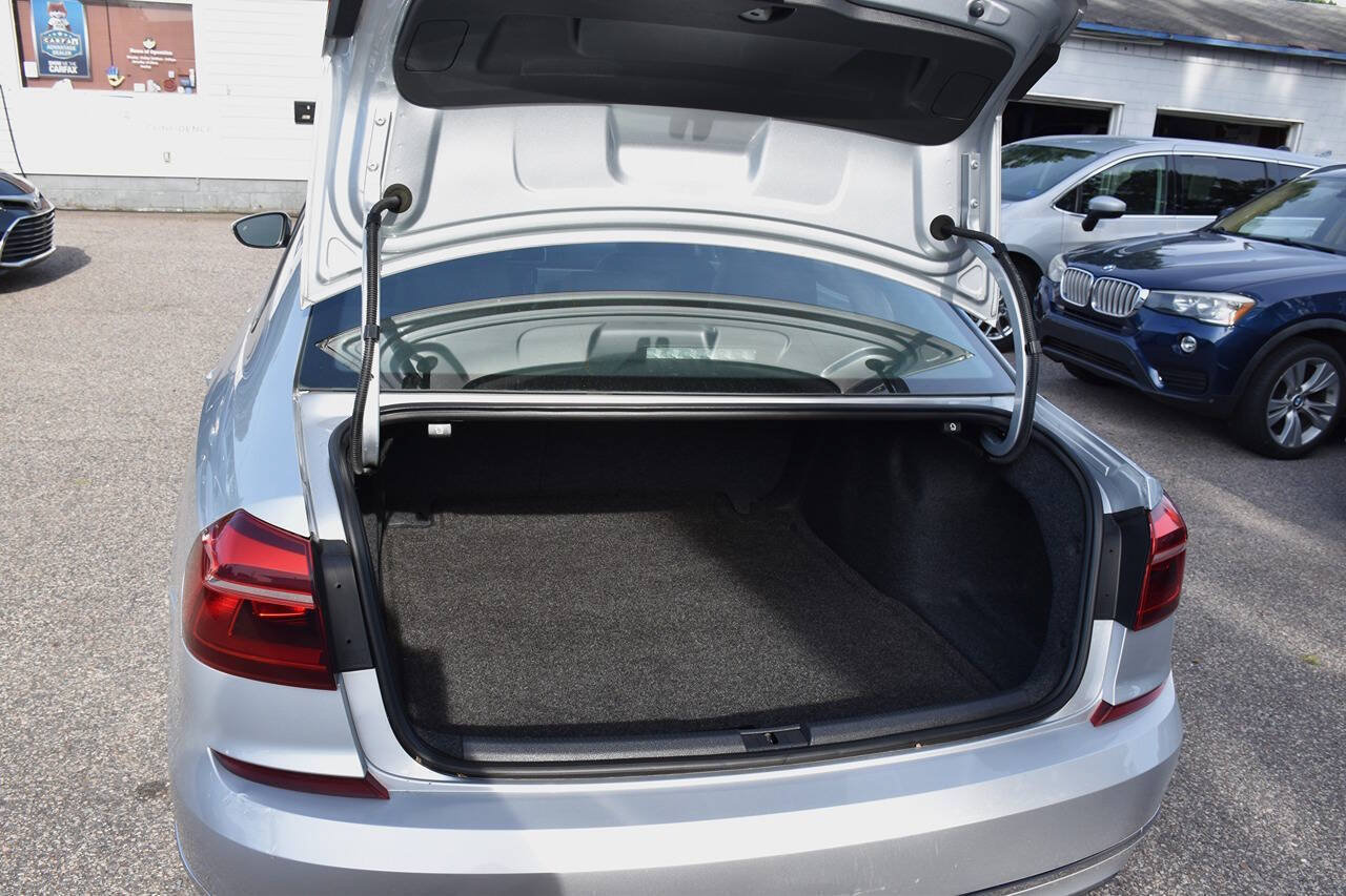 Used 2019 Volkswagen Passat 2.0T Wolfsburg w/ Wheels & Sunroof Package FWD image 15