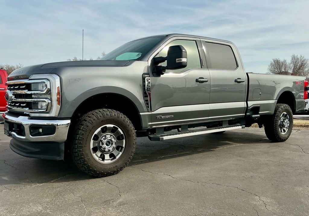 Used 2024 Ford F350 Lariat w/ FX4 Off-Road Package AWD/4WD image 7