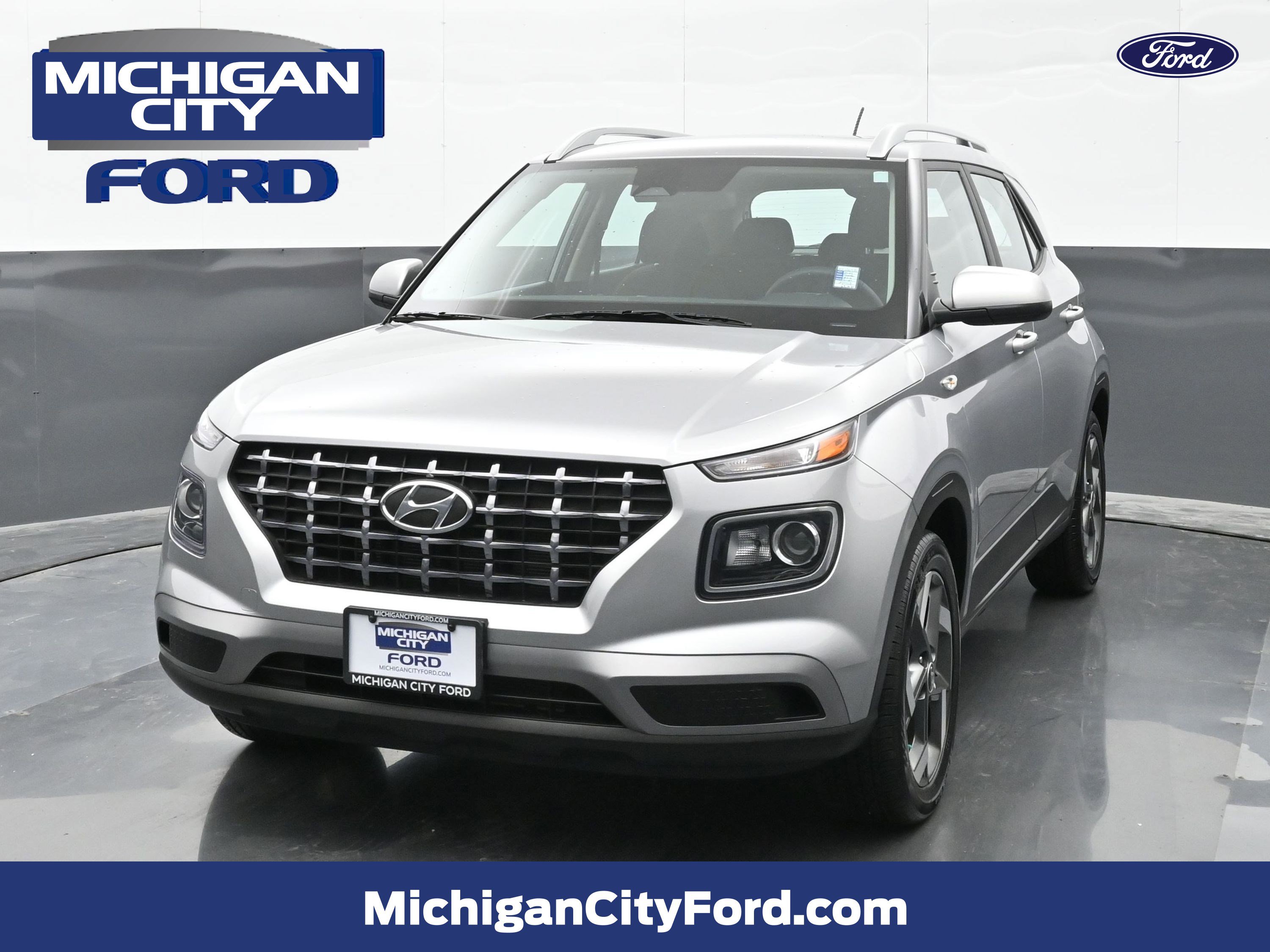 Used 2024 Hyundai Venue SEL image 1