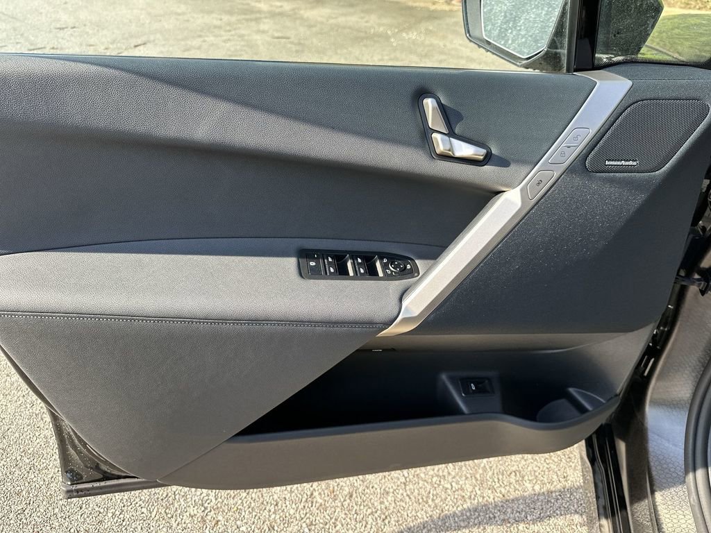 Used 2025 BMW iX xDrive50 AWD/4WD image 15