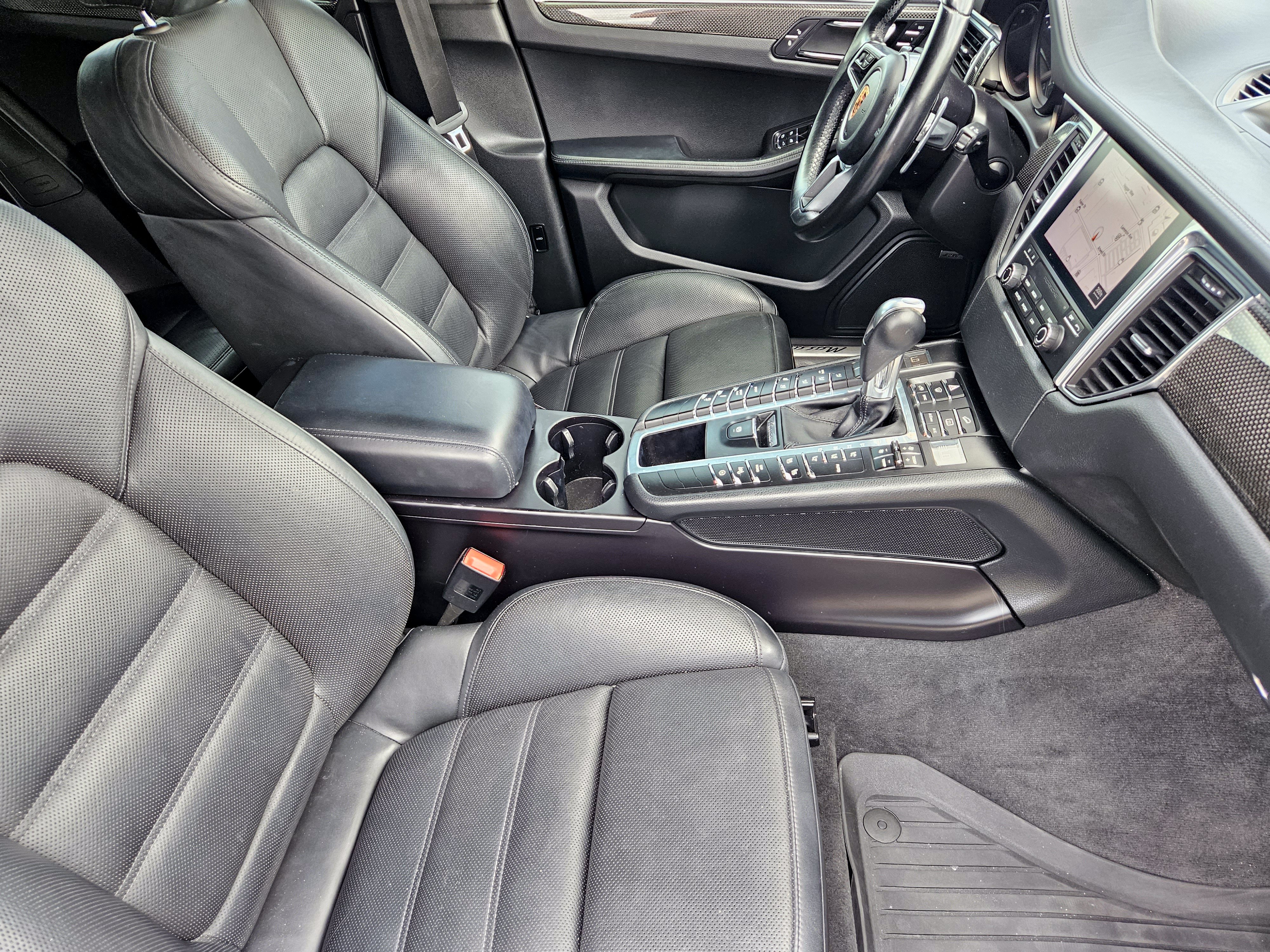 Used 2017 Porsche Macan Turbo AWD/4WD image 15