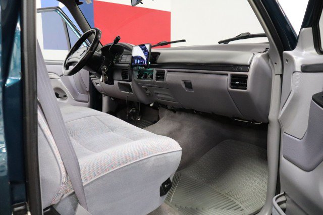 Used 1997 Ford F250 4x4 Regular Cab Heavy Duty image 45