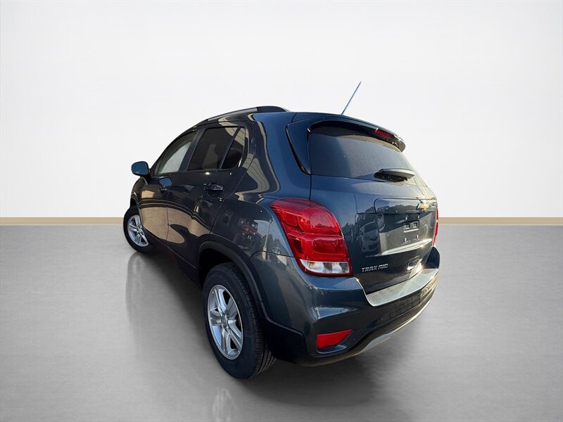 Used 2022 Chevrolet Trax LT w/ LT Convenience Package AWD/4WD image 6