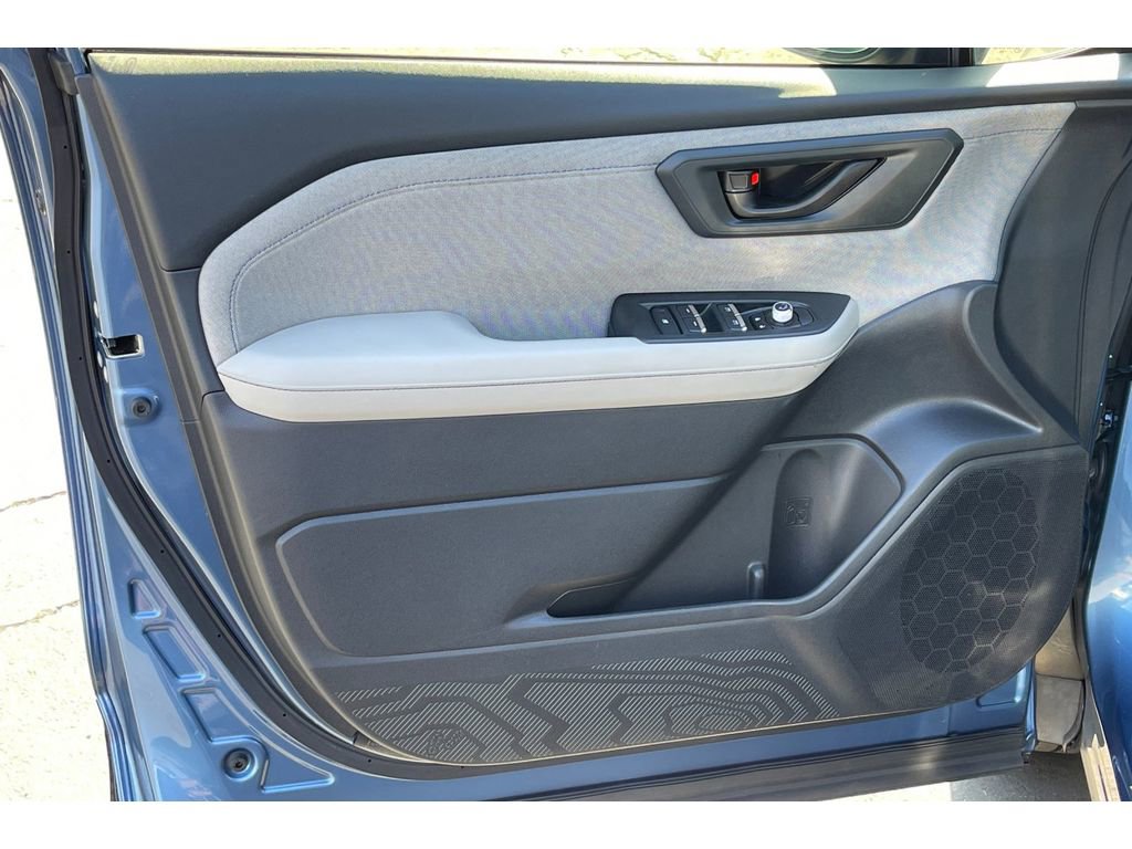 Used 2025 Subaru Forester Premium image 11