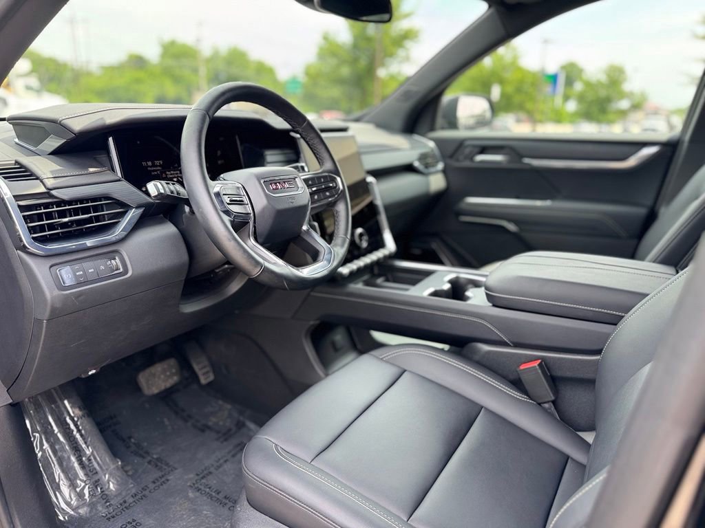 Used 2025 GMC Acadia Elevation w/ Elevation Premium Package AWD/4WD image 15
