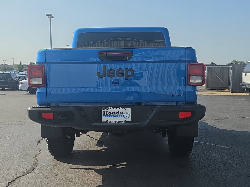 Used 2025 Jeep Gladiator Sport AWD/4WD image 6