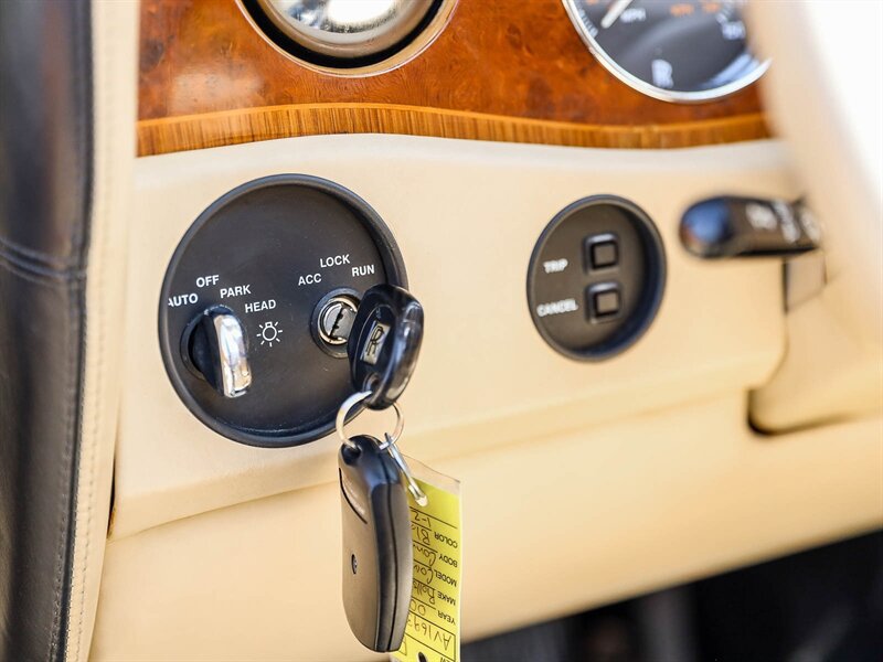 Used 2000 Rolls-Royce Corniche RWD image 39