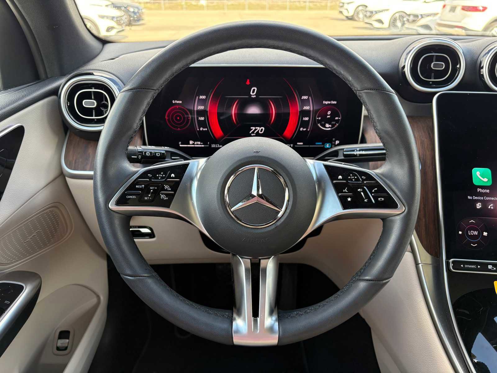 Used 2025 Mercedes-Benz GLC 300 4MATIC image 23