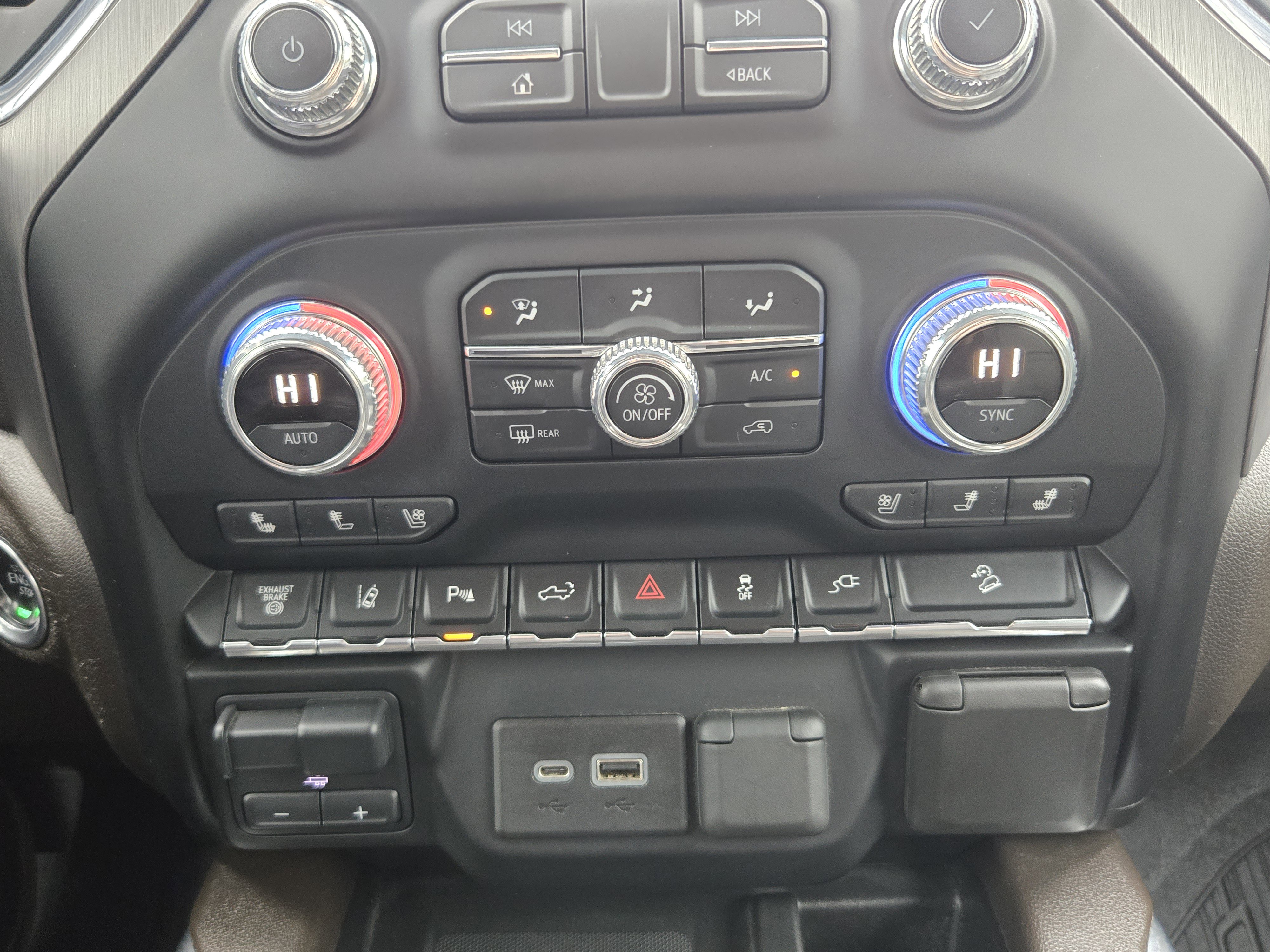 Used 2020 GMC Sierra 3500 Denali w/ Denali Ultimate Package image 14