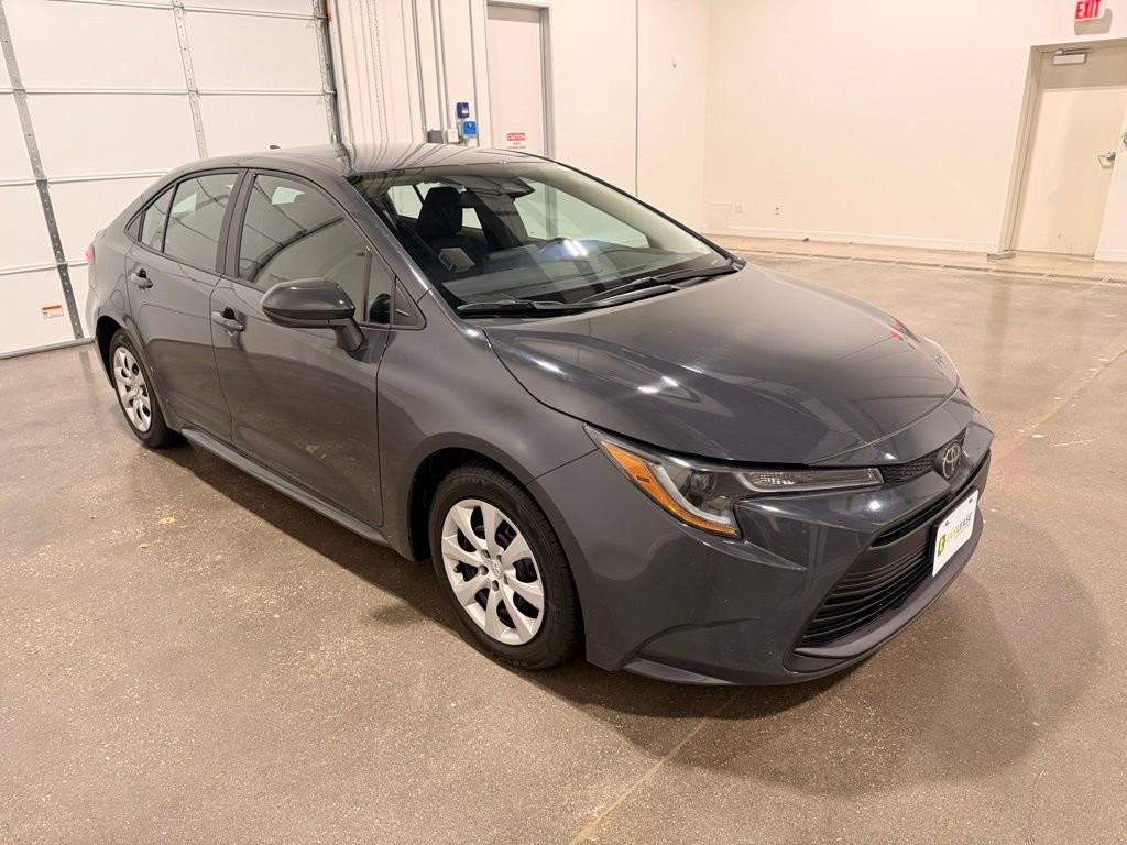 Used 2024 Toyota Corolla LE image 3