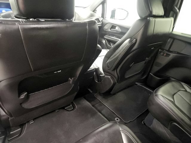 Used 2025 Chrysler Pacifica Select FWD image 25