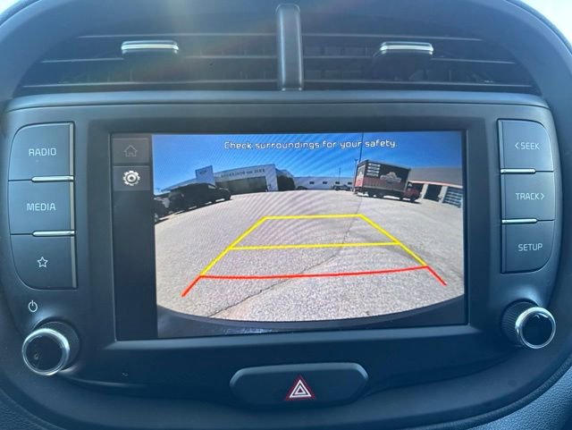 Used 2025 Kia Soul LX w/ LX Technology Package FWD image 34